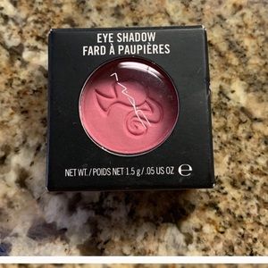 Limited  Mac Barbie eyeshadow